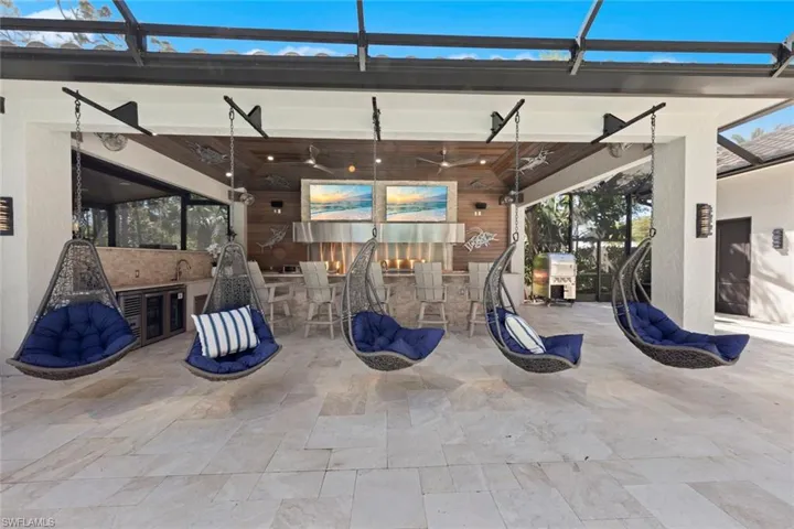 Swinging chairs