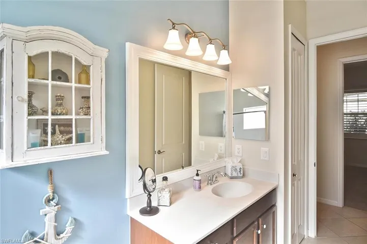 Guest Bath and linen closet