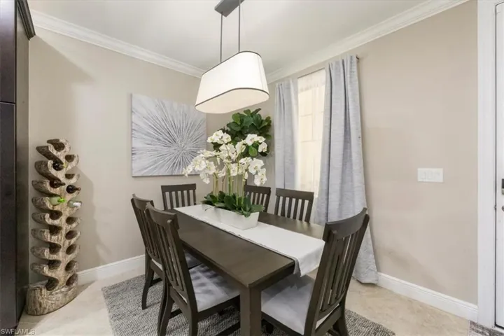 15114 Palmer Lake Cir 104, Naples, Florida 34109