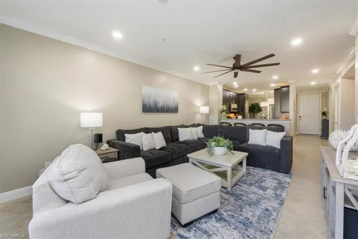 15114 Palmer Lake Cir 104, Naples, Florida 34109