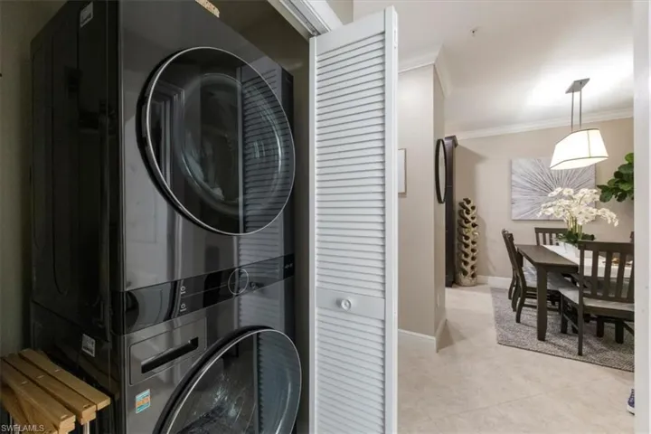 15114 Palmer Lake Cir 104, Naples, Florida 34109