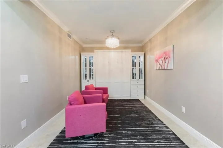15114 Palmer Lake Cir 104, Naples, Florida 34109