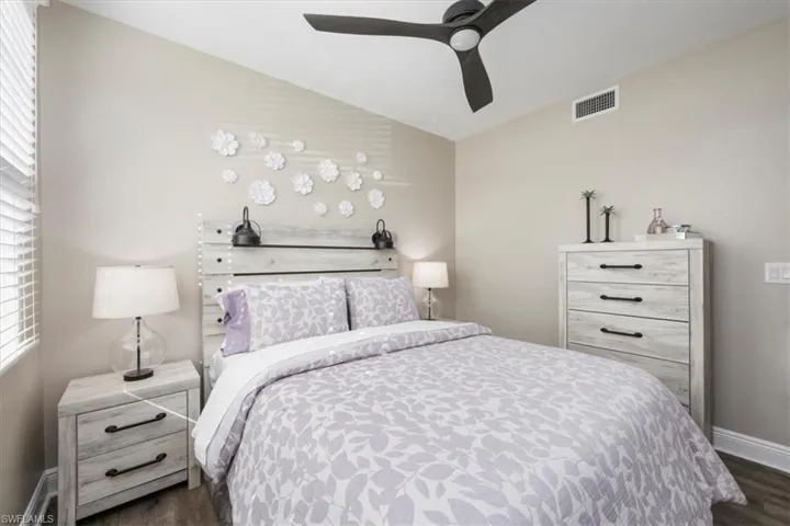 15114 Palmer Lake Cir 104, Naples, Florida 34109