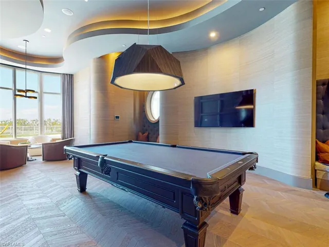 Billiards & Sports Screens