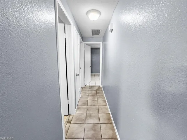 6617 Warwick Cir, Fort Myers, Florida 33919