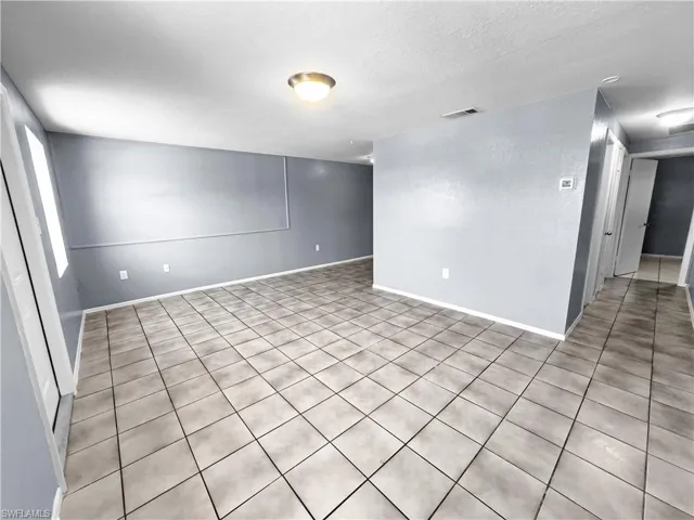 6617 Warwick Cir, Fort Myers, Florida 33919