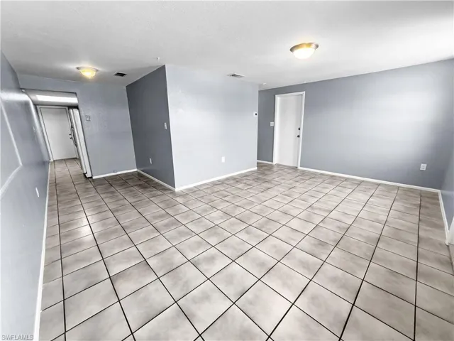 6617 Warwick Cir, Fort Myers, Florida 33919