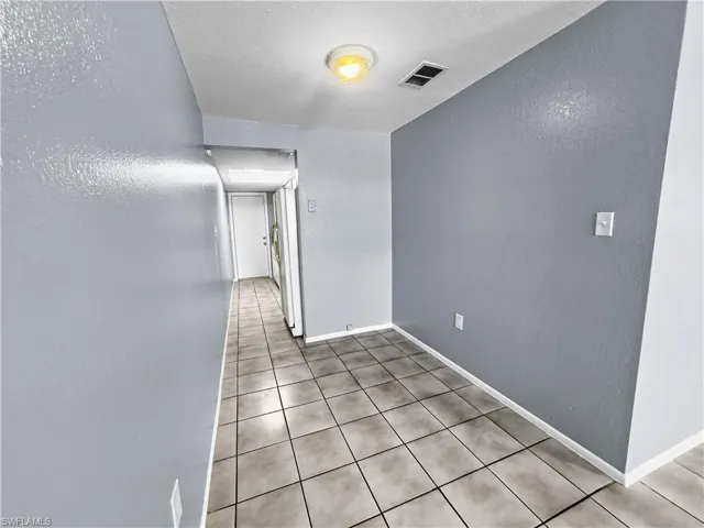6617 Warwick Cir, Fort Myers, Florida 33919