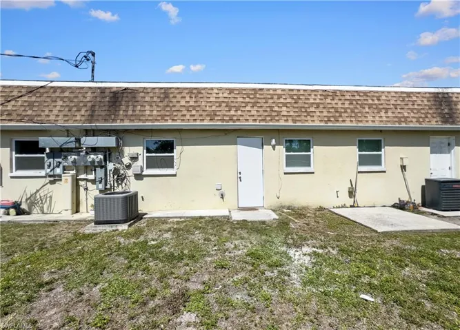 6617 Warwick Cir, Fort Myers, Florida 33919