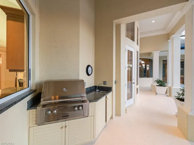 Outdoor Kitchen