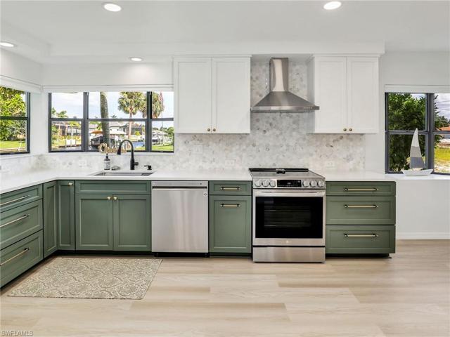 1101 Lorraine CT, CAPE CORAL FL 33904