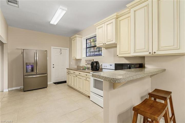 11901 Fox Hill RD, NORTH FORT MYERS FL 33917
