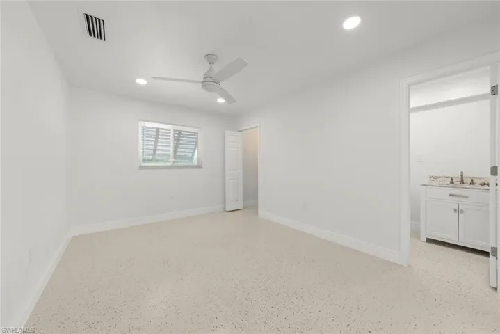 1040 Edgemere Dr, Fort Myers, Florida 33919