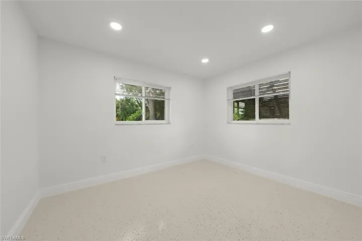 1040 Edgemere Dr, Fort Myers, Florida 33919