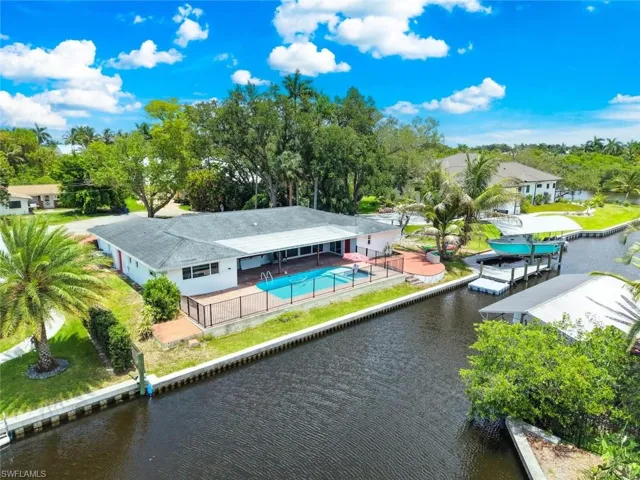 1040 Edgemere Dr, Fort Myers, Florida 33919