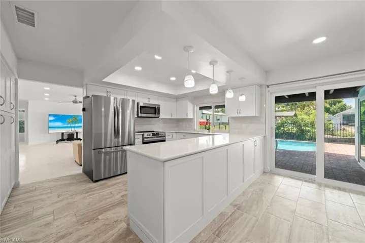 1040 Edgemere Dr, Fort Myers, Florida 33919