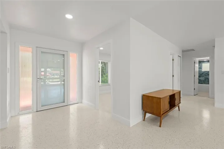 1040 Edgemere Dr, Fort Myers, Florida 33919