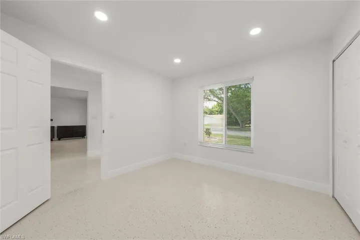 1040 Edgemere Dr, Fort Myers, Florida 33919