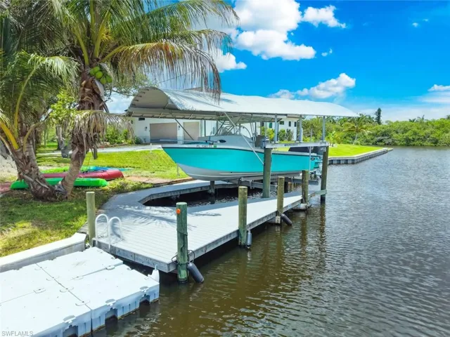 1040 Edgemere Dr, Fort Myers, Florida 33919