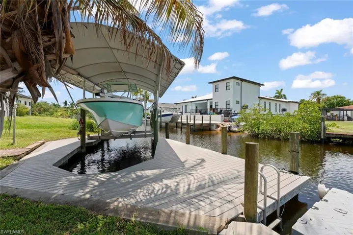 1040 Edgemere Dr, Fort Myers, Florida 33919