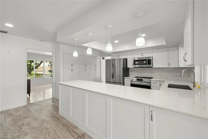 1040 Edgemere Dr, Fort Myers, Florida 33919