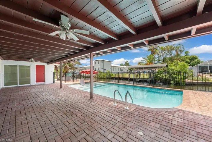 1040 Edgemere Dr, Fort Myers, Florida 33919