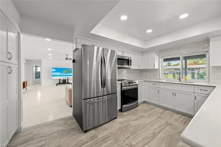 1040 Edgemere Dr, Fort Myers, Florida 33919