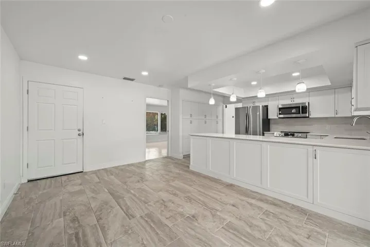 1040 Edgemere Dr, Fort Myers, Florida 33919