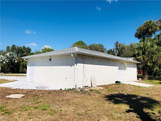 3 Car Garage