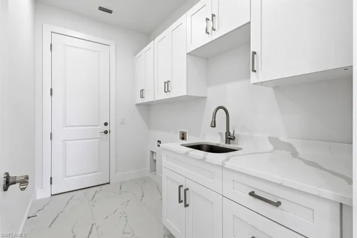 4121 66th Ave Ne, Naples, Florida 34120