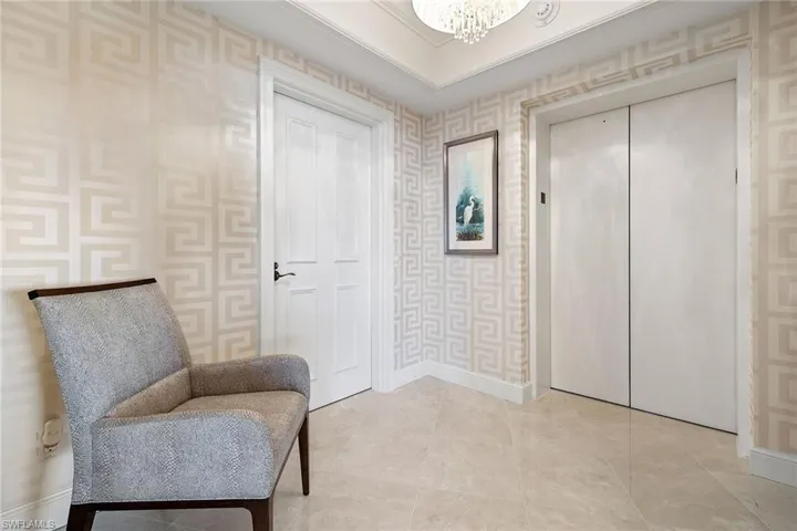 Foyer entry/Elevator