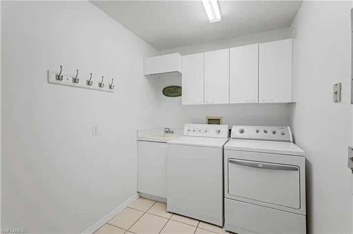 96 Silver Oaks CIR # 1101, NAPLES FL 34119