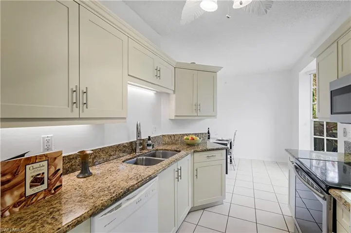 96 Silver Oaks CIR # 1101, NAPLES FL 34119