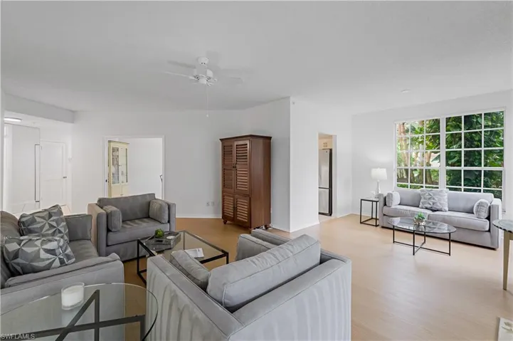 96 Silver Oaks CIR # 1101, NAPLES FL 34119