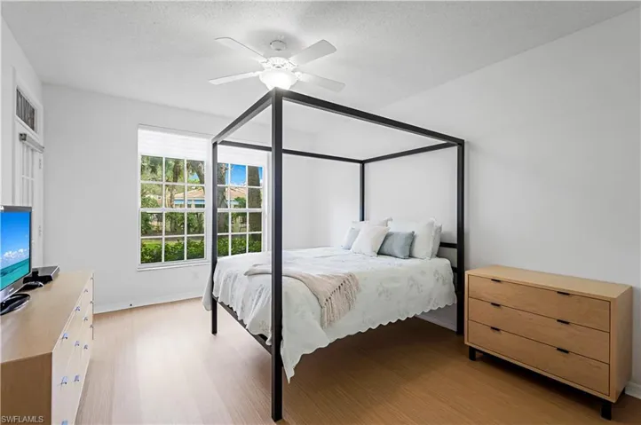 96 Silver Oaks CIR # 1101, NAPLES FL 34119