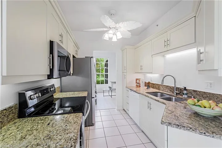 96 Silver Oaks CIR # 1101, NAPLES FL 34119