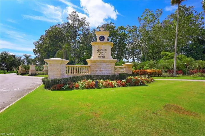 96 Silver Oaks CIR # 1101, NAPLES FL 34119