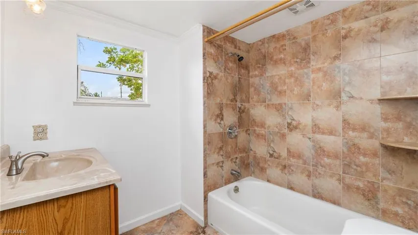 171  Grassy Key  LN, Naples, FL 34114