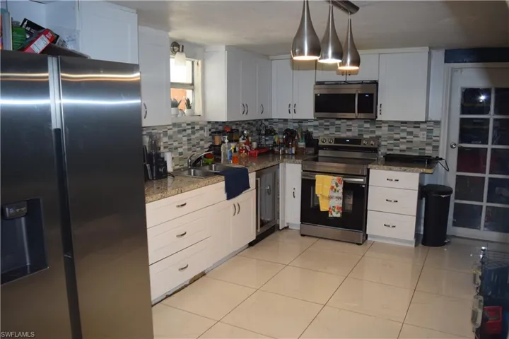 17 Colorado Rd, Lehigh Acres, Florida 33936