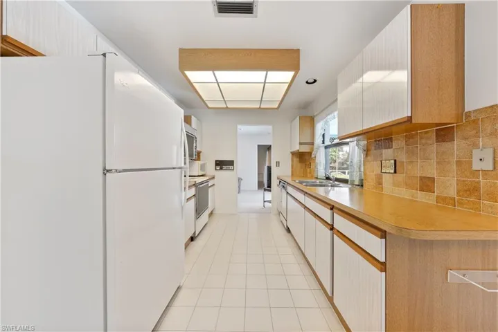 108 Short CT, NAPLES FL 34112