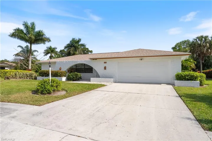 108 Short CT, NAPLES FL 34112