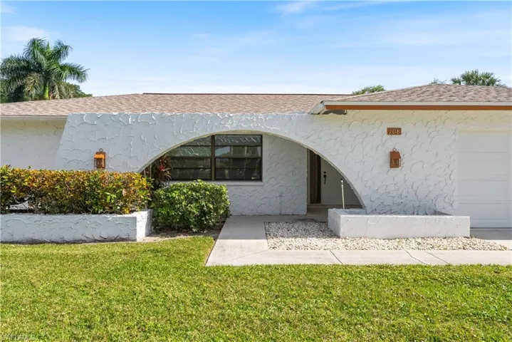 108 Short CT, NAPLES FL 34112