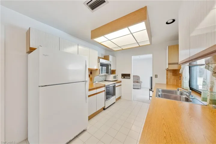 108 Short CT, NAPLES FL 34112