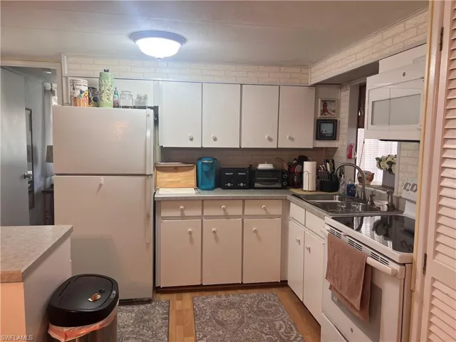 37  San Remo  CIR, Naples, FL 34112