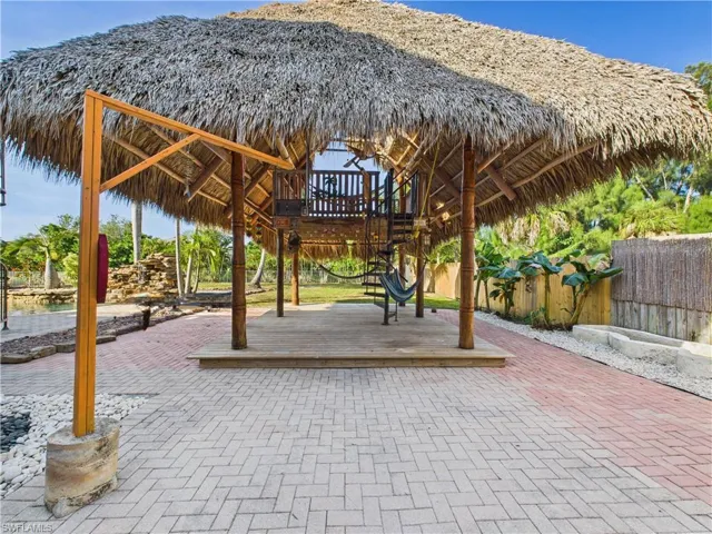 16700 Wisteria Dr, Fort Myers, Florida 33908