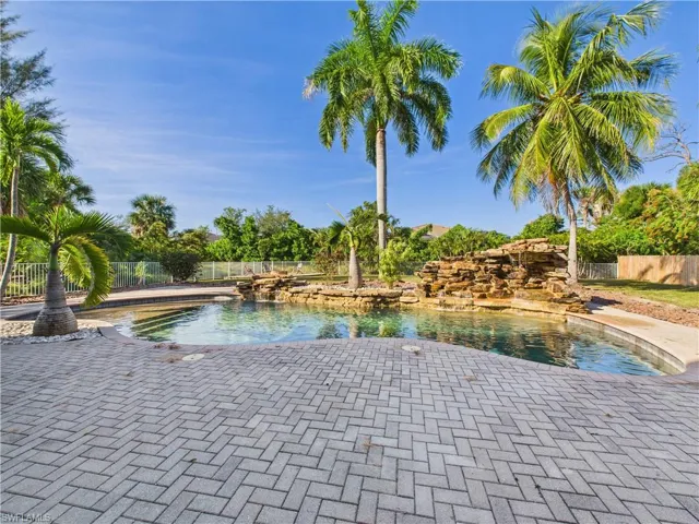 16700 Wisteria Dr, Fort Myers, Florida 33908