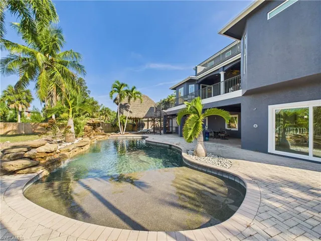 16700 Wisteria Dr, Fort Myers, Florida 33908