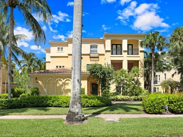 2847 Tiburon Blvd E 8-101, Naples, Florida 34109
