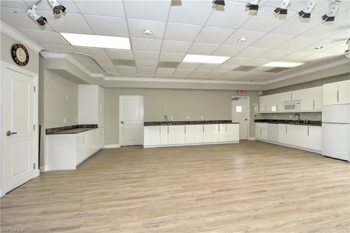 473 12th Ave S B12, Naples, Florida 34102
