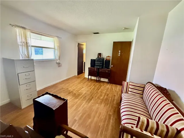 217 Oaklawn Ct, Lehigh Acres, Florida 33936